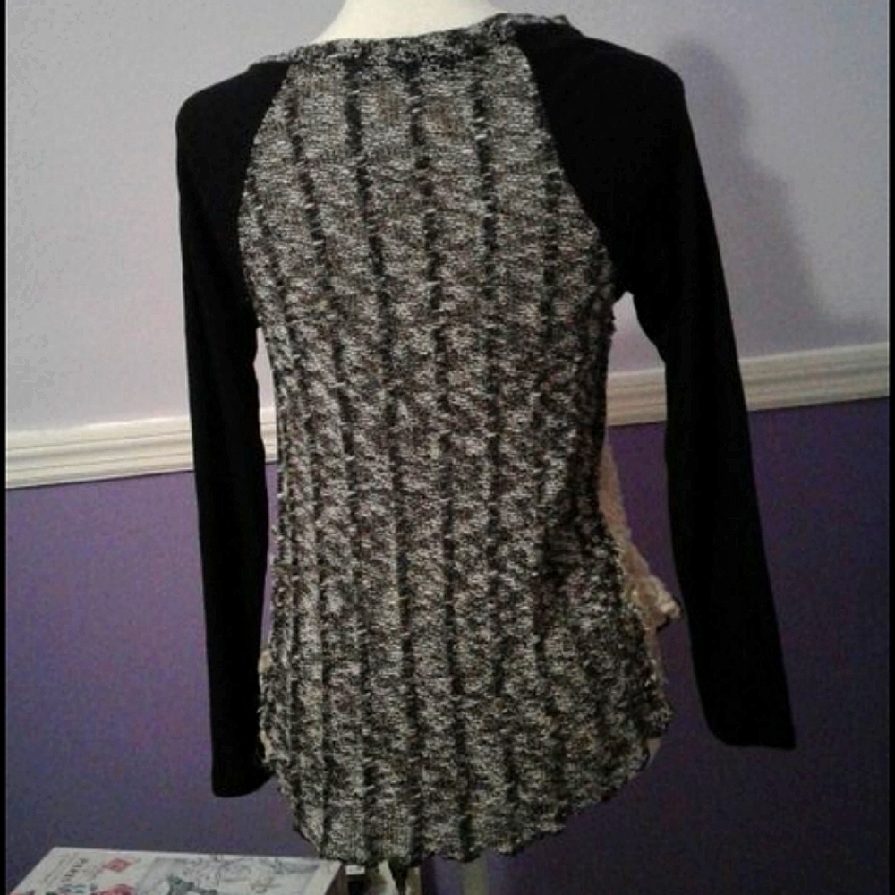 Almost Famous Black & Cream Multipattern Laced Long Sleeve Top - Picture 5 of 8